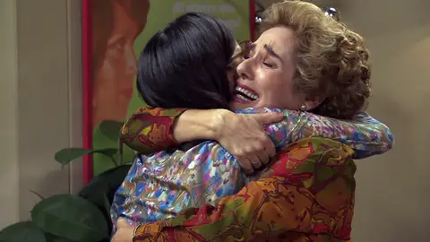 ¡Benigna ya es abuela! La esperada noticia llena de emoción la Plaza de los Frutos ¡Benigna ya es abuela! La esperada noticia llena de emoción la Plaza de los Frutos