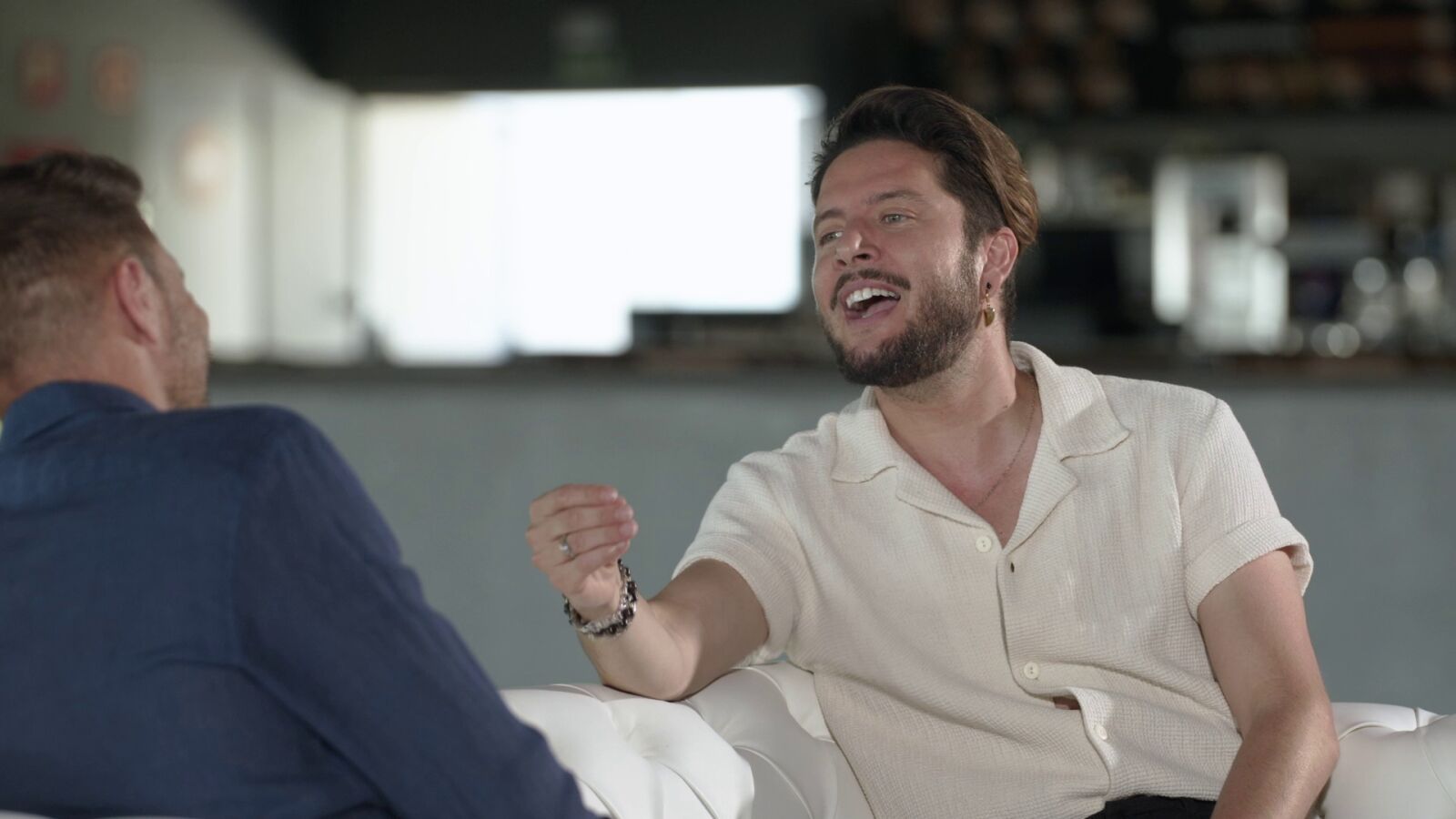 VÍDEO INÉDITO: Manuel Carrasco: “Acabé en un juzgado por lanzar una pandereta en un concierto” 