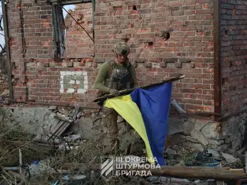 La 3ª Brigada de Asalto de las Fuerzas Armadas de Ucrania, muestran a las tropas liberando el pueblo de Andriivka en la región de Donbás La 3ª Brigada de Asalto de las Fuerzas Armadas de Ucrania, muestran a las tropas liberando el pueblo de Andriivka en la región de Donbás