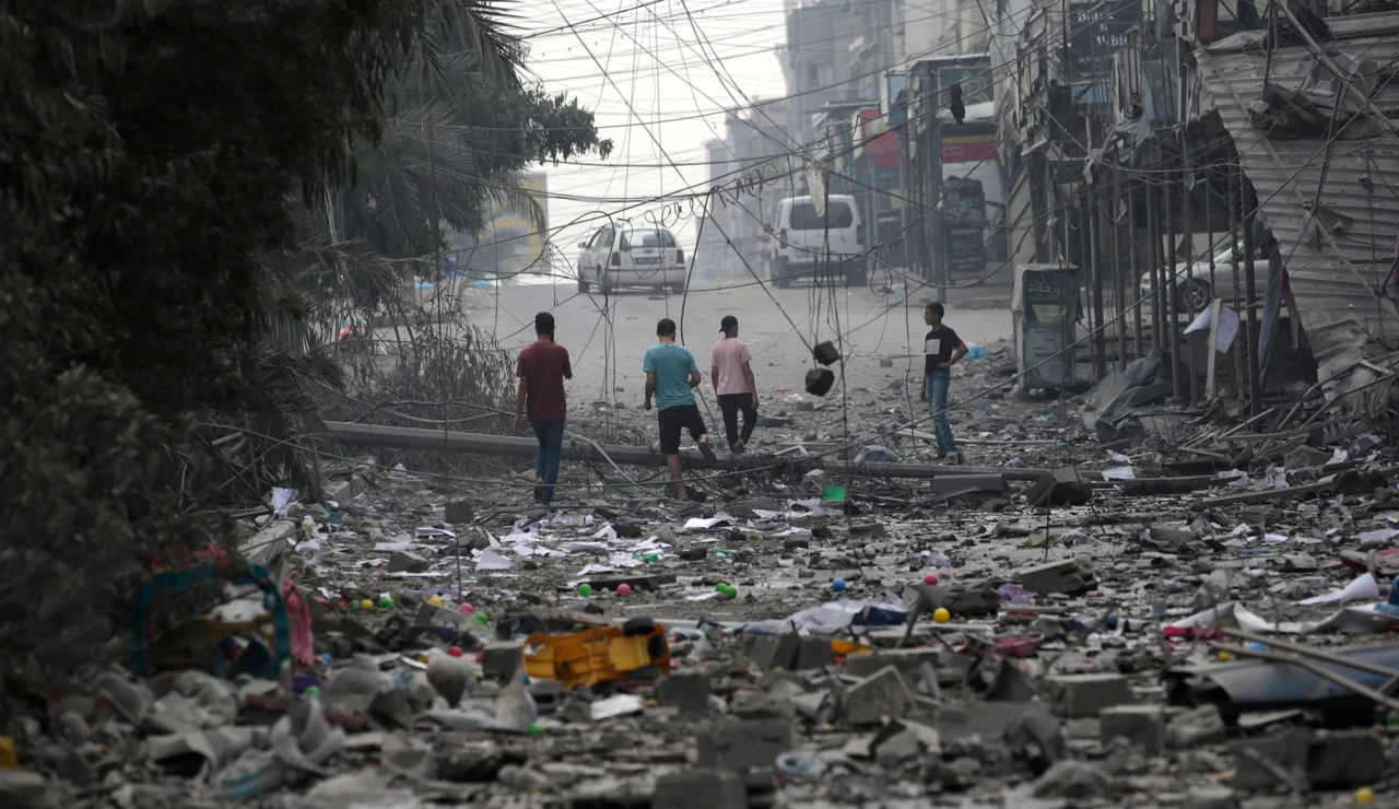 Imagen de la ciudad de Gaza afectada por los bombardeos israelíes