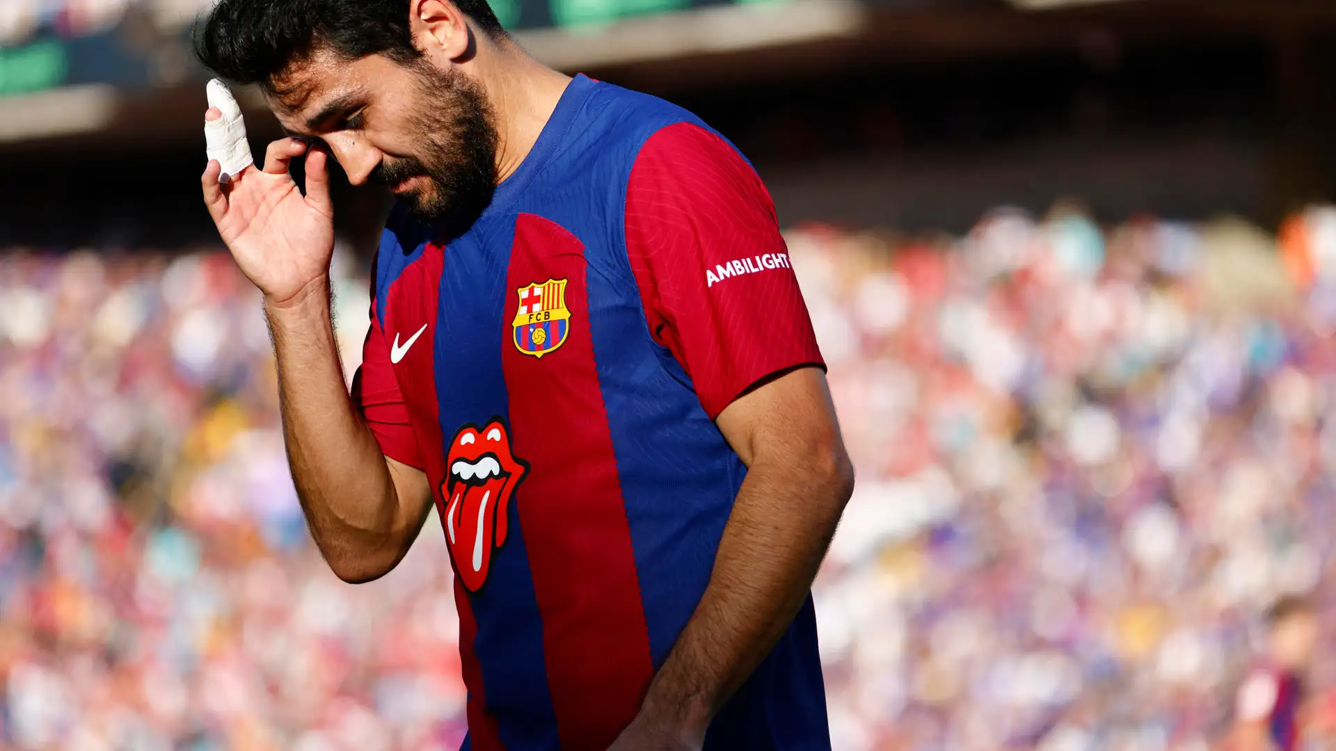 Gündogan, cabizbajo durante el Clásico Gündogan, cabizbajo durante el Clásico