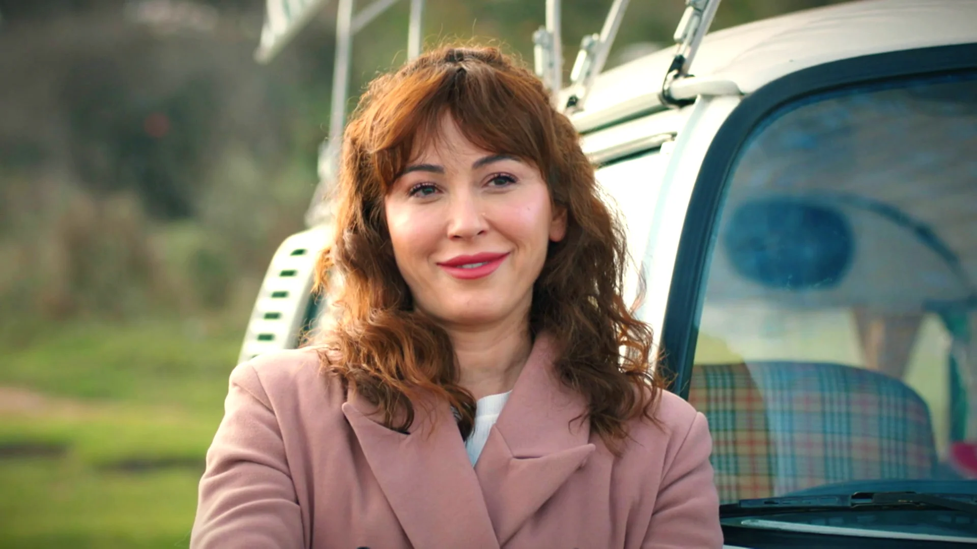G&ouml;n&uuml;l se venga de Şeng&uuml;l rob&aacute;ndole la furgoneta: "T&uacute; has destrozado mi matrimonio" 