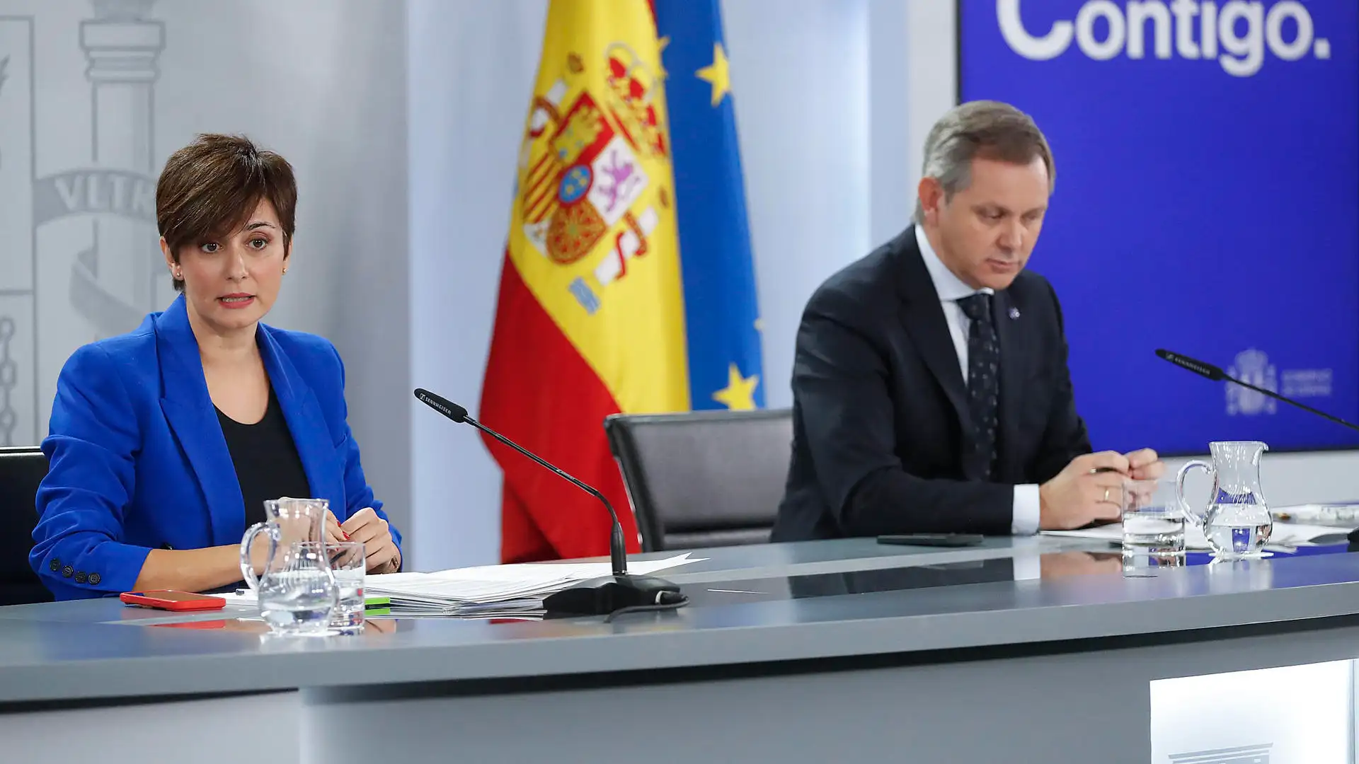 La portavoz del Gobierno y ministra de Política Territorial, Isabel Rodríguez, y el Ministro de Sanidad, José Manuel Miñones La portavoz del Gobierno y ministra de Política Territorial, Isabel Rodríguez, y el Ministro de Sanidad, José Manuel Miñones