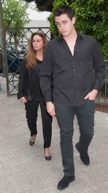 Carmen Morales y su hijo Christian Carmen Morales y su hijo Christian