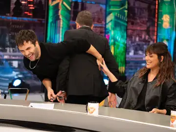 ¡Pablo Motos, 'detenido'! Ricardo Gómez esposa al presentador en directo ¡Pablo Motos, 'detenido'! Ricardo Gómez esposa al presentador en directo