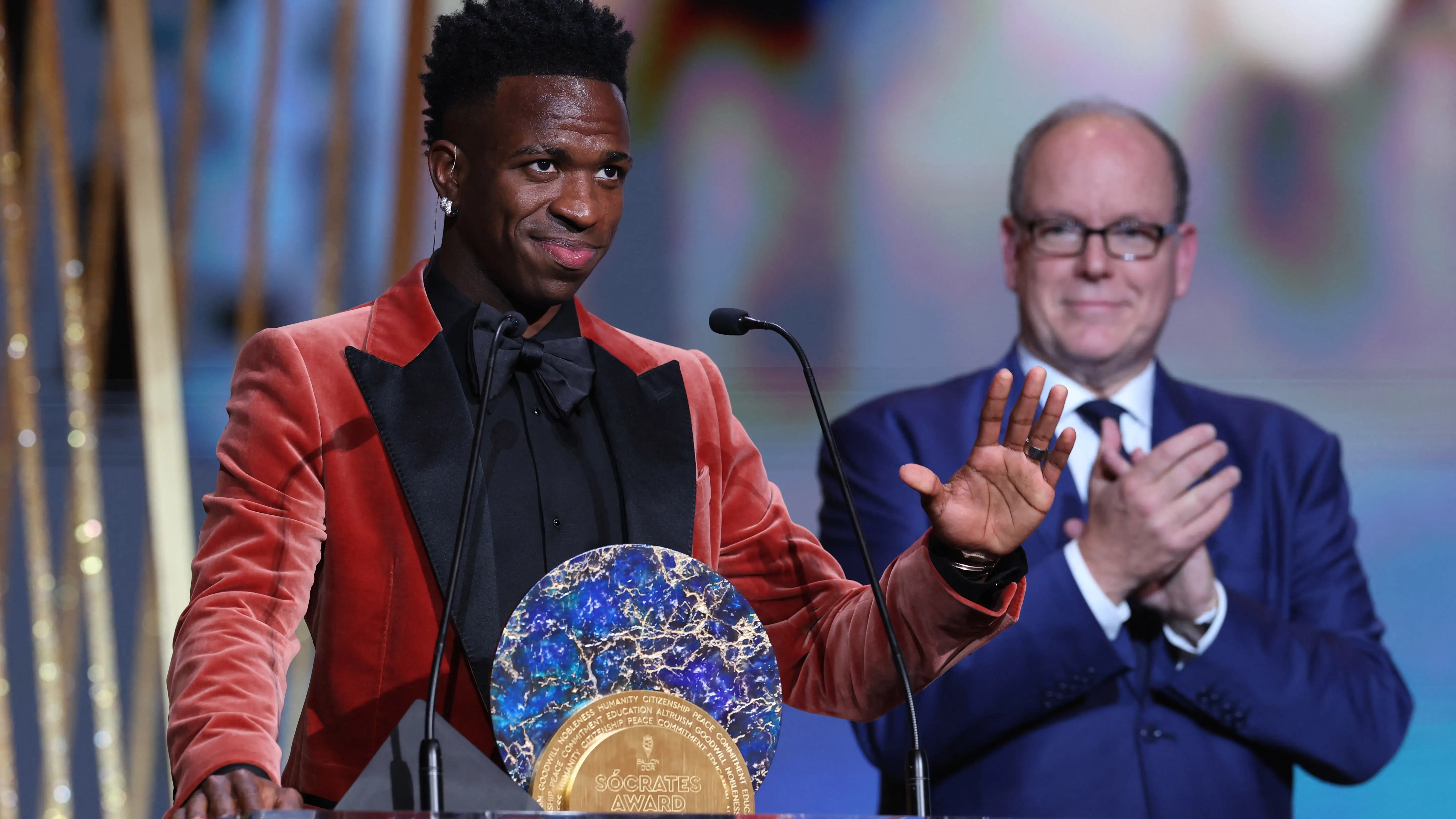 Vinícius recoge el Premio Sócrates en París Vinícius recoge el Premio Sócrates en París