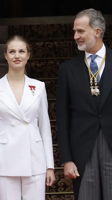 La princesa Leonor y su padre el rey Felipe VI La princesa Leonor y su padre el rey Felipe VI