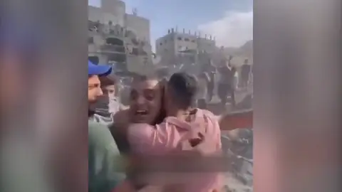 Un padre que ha perdido a sus hijos Un padre que ha perdido a sus hijos