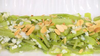 Receta saludable y barata, elaborada al vapor, de Arguiñano: borraja con bacalao
