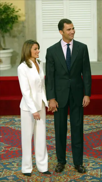 Felipe VI y Letizia anunciando su compromiso Felipe VI y Letizia anunciando su compromiso
