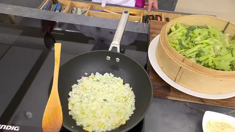 Añade el bacalao desalado Añade el bacalao desalado