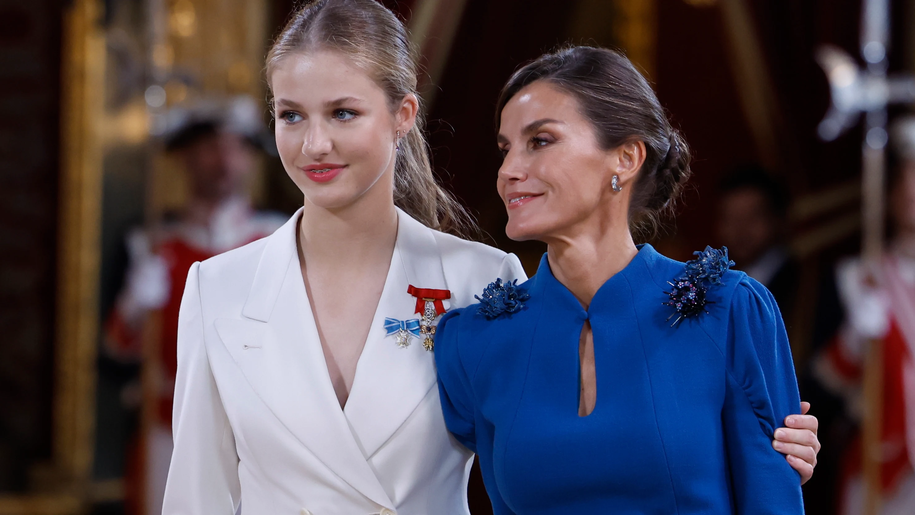La princesa Leonor junto a su madre, la reina Letizia