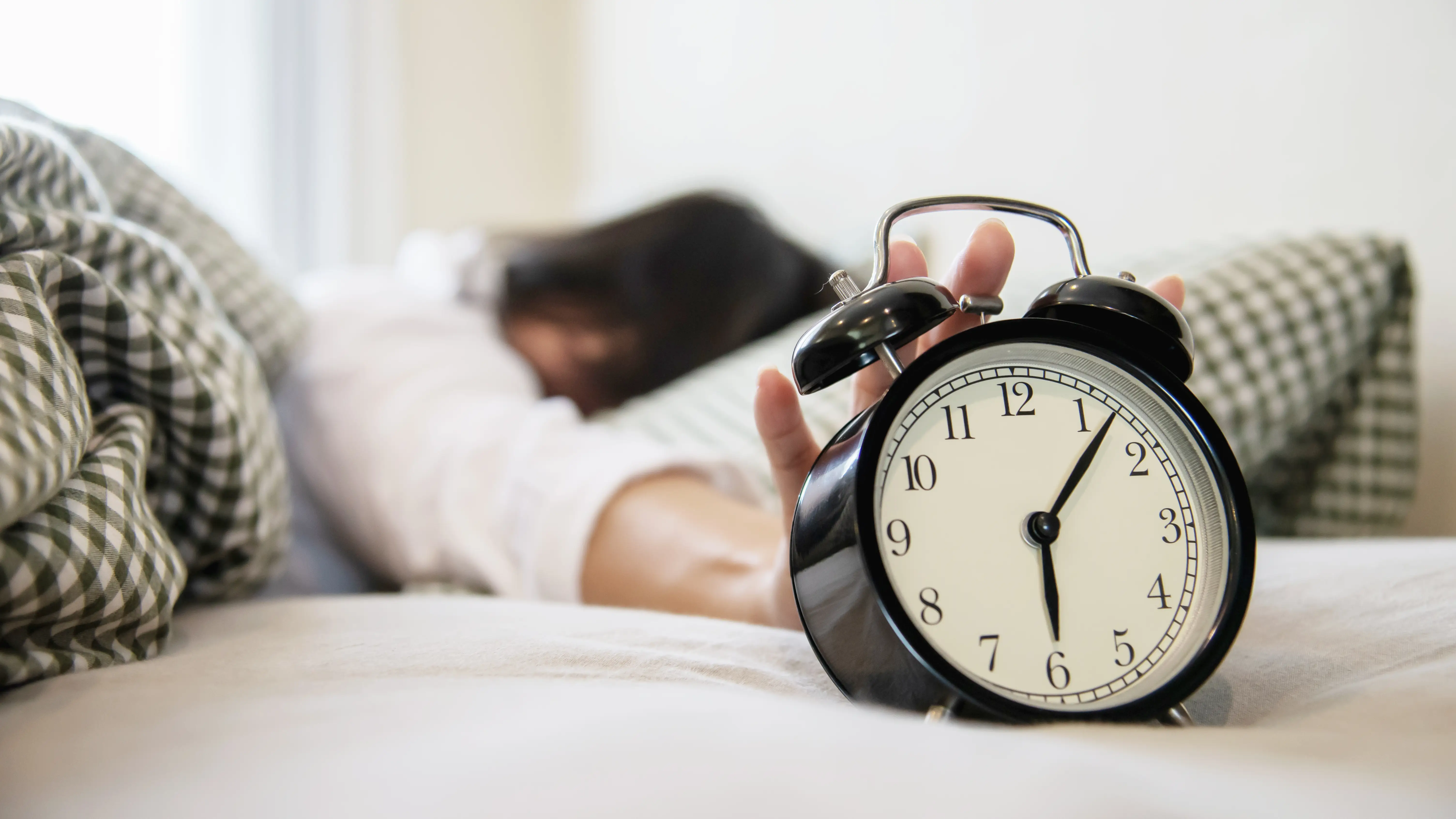 Una mujer durmiendo Una mujer durmiendo