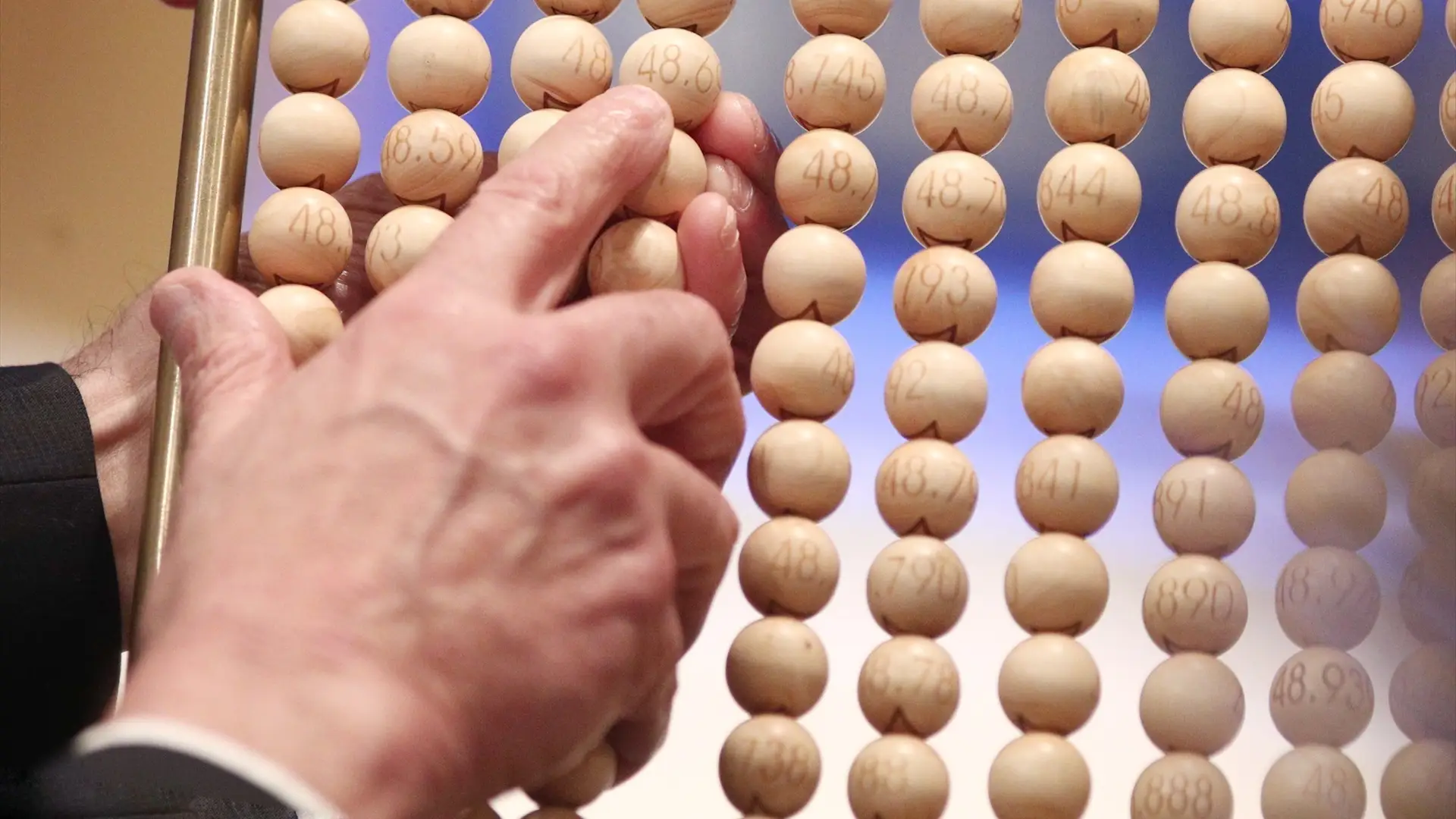 Lotes de alambres con bolas en el Sorteo de Navidad Lotes de alambres con bolas en el Sorteo de Navidad