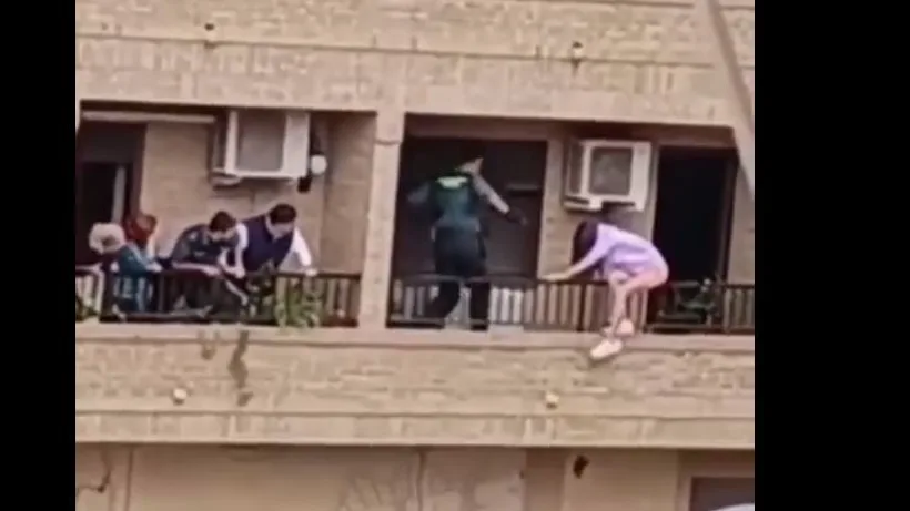 La joven está fuera de peligro La joven está fuera de peligro