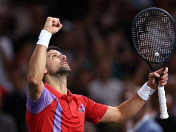 Novak Djokovic celebra la victoria ante Tallon Griekspoor