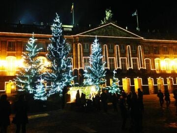 Plaza del Obradoiro de Santiago de Compostela con luces navideñas