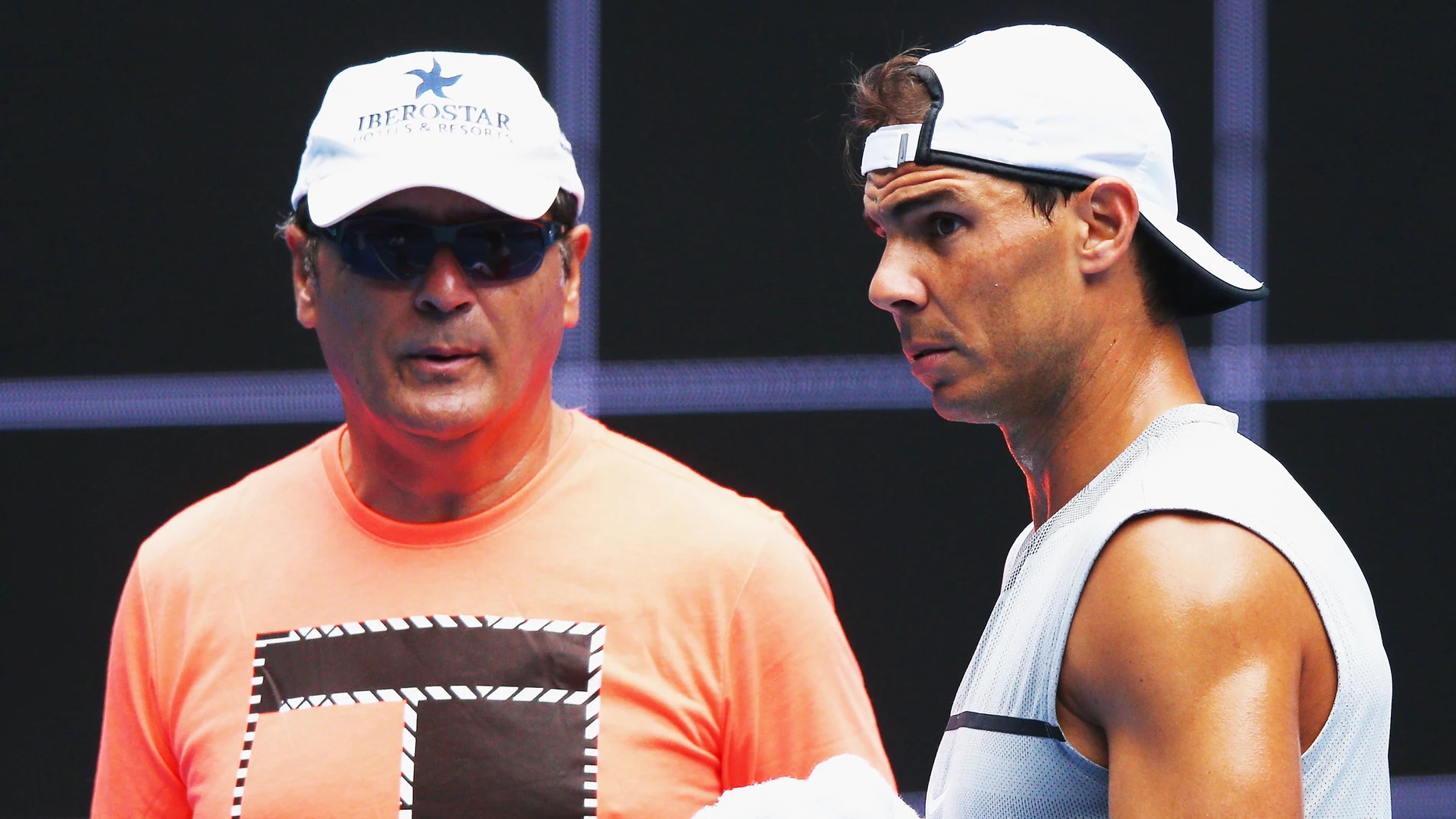 Rafa Nadal y Toni Nadal en el Open de Australia 2017