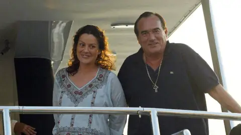 Una extrabajadora del barco de Fernández Tapias y Nuria González destapa el trato vejatorio del empresario: "Era un déspota" Una extrabajadora del barco de Fernández Tapias y Nuria González destapa el trato vejatorio del empresario: "Era un déspota"