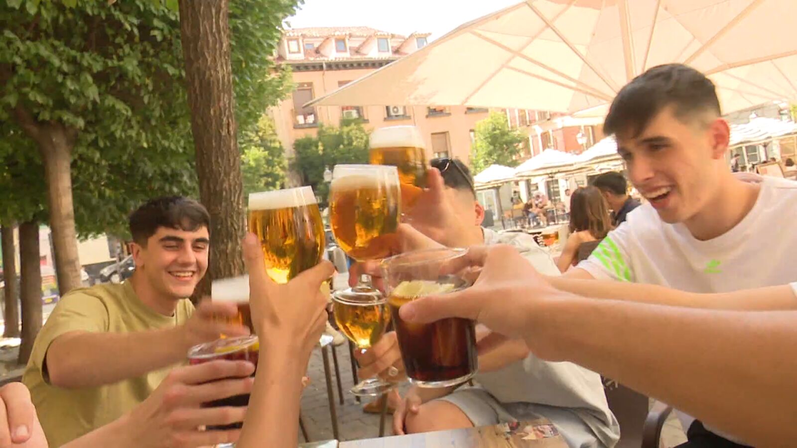 La hostelería se reinventa para conquistar a los jóvenes y atraerles a su terreno