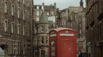 Imagen de una de las calles de Edimburgo.