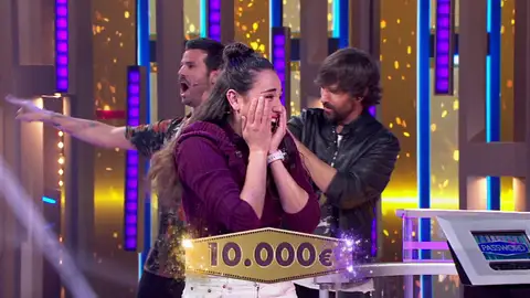 Paula se emociona al conseguir 10.000 euros en Password