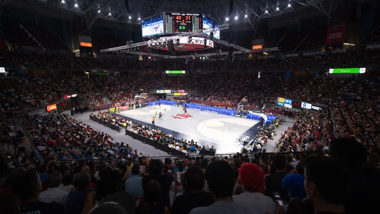 El estadio Fernando Buesa Arena en un partido El estadio Fernando Buesa Arena en un partido