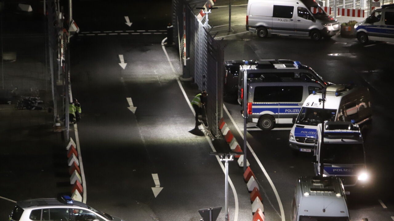 Detenido el hombre que se había atrincherado en el Aeropuerto de Hamburgo con su hija de cuatro años como rehén