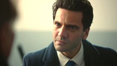 El jefe de la mafia se enfrenta a Ilgaz y lo amenaza: “Esa nota iba para ti. Ve despidiéndote de tus seres queridos”