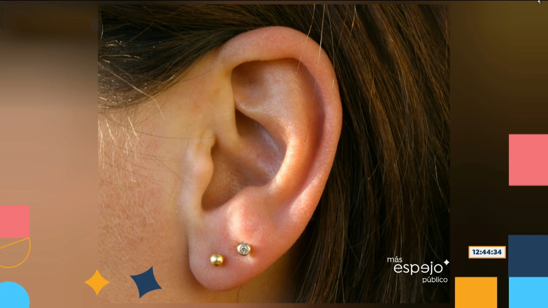 La oreja de la nueva colaboradora de 'Más espejo' La oreja de la nueva colaboradora de 'Más espejo'