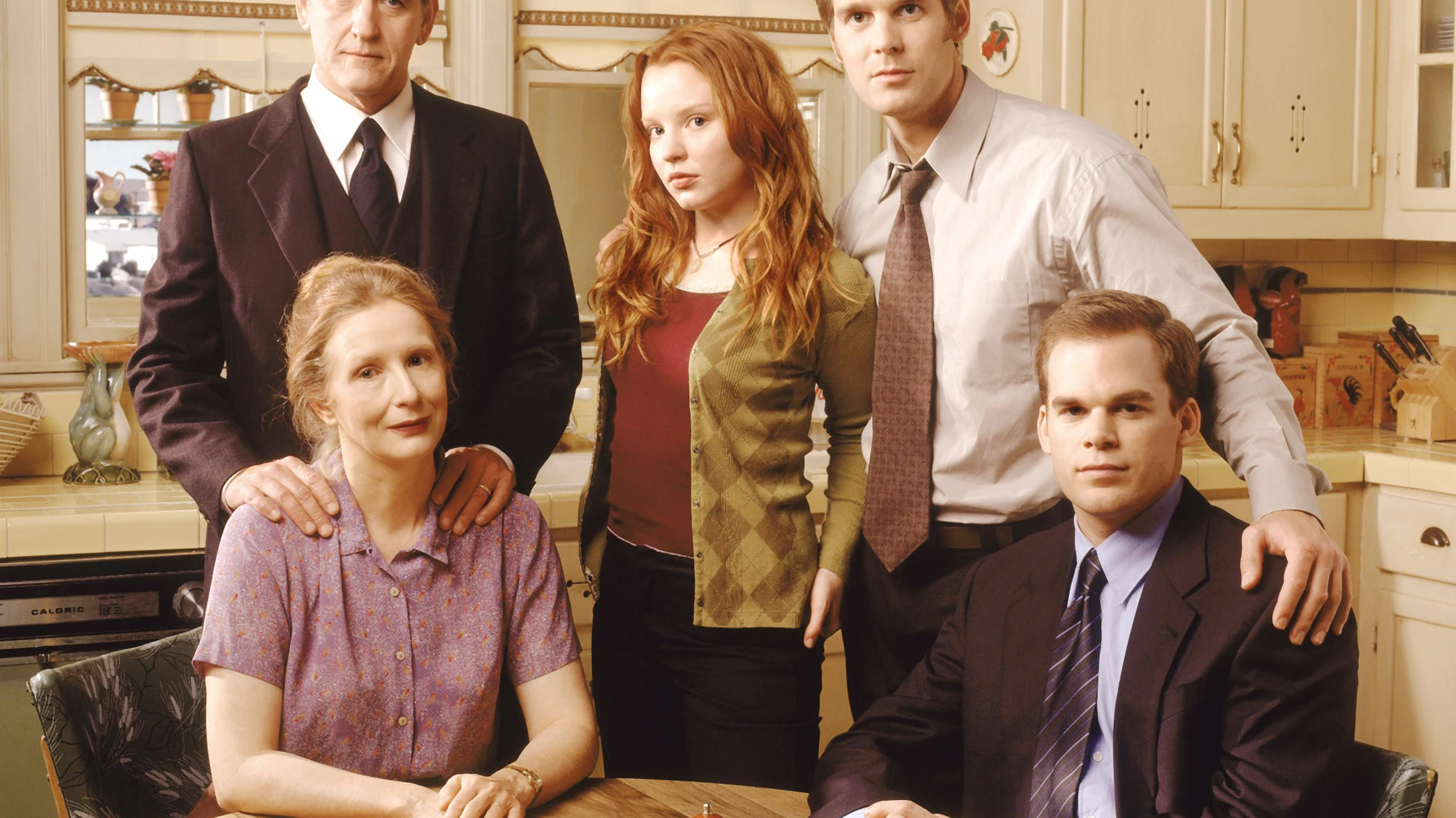 Richard Jenkins, Frances Conroy, Lauren Ambrose, Peter Krause, Michael C. Hall en A Dos Metros Bajo Tierra (Six Feet Under) Richard Jenkins, Frances Conroy, Lauren Ambrose, Peter Krause, Michael C. Hall en A Dos Metros Bajo Tierra (Six Feet Under)