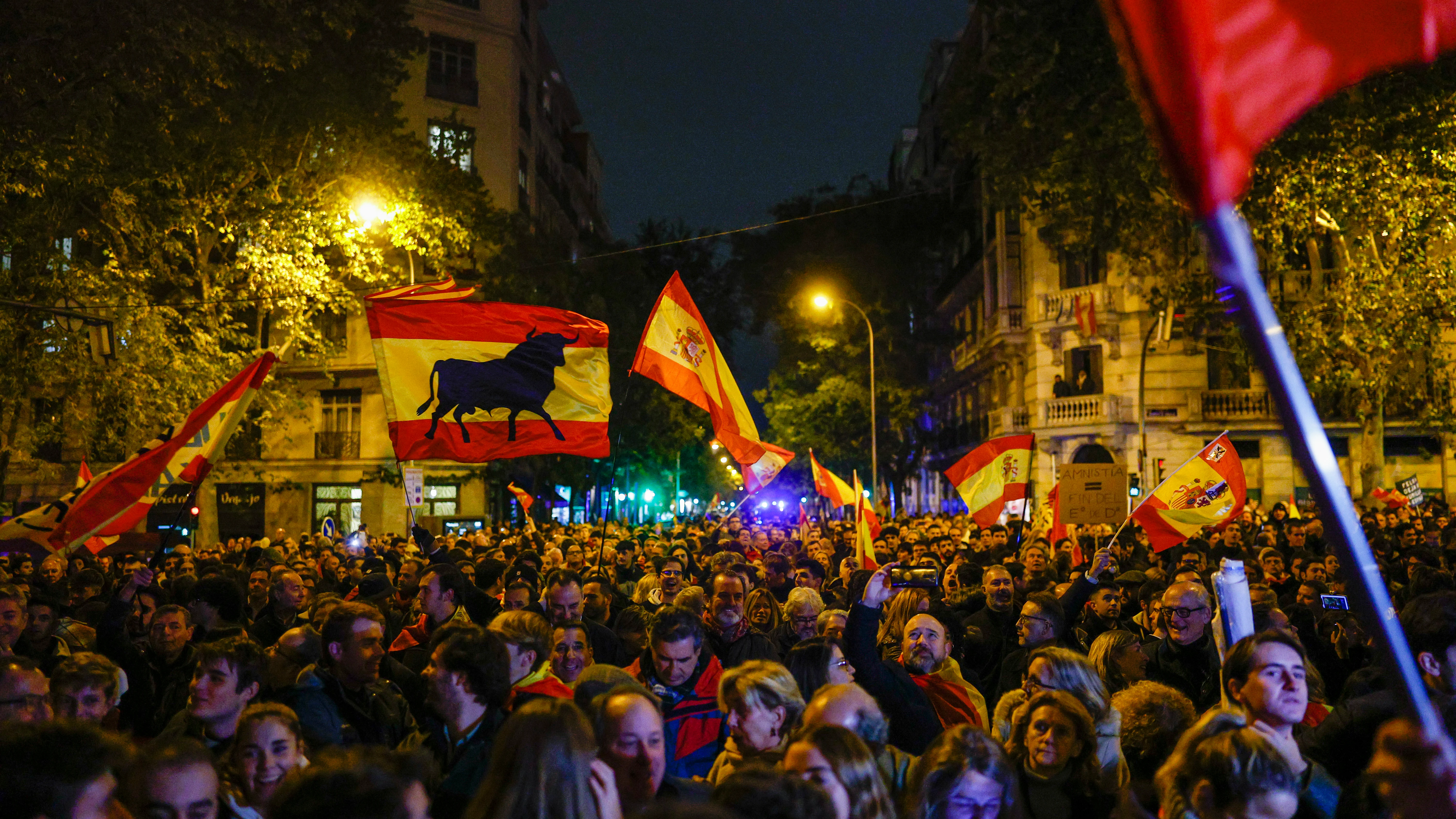 Protesta contra la amnistía en Ferraz Protesta contra la amnistía en Ferraz