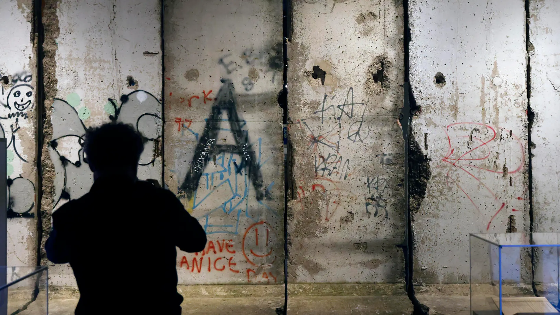 Parte del muro que compone la exposición &#39;El Muro de Berlín. Un mundo dividido&#39;