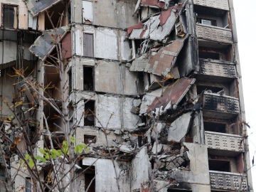 Edificio de Ucrania destruido por los ataques de Rusia