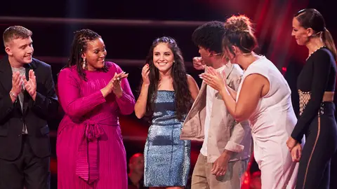 La venganza de Pablo López a Luis Fonsi al robar a María del Mar: “Él me bloqueó con tu voz” La venganza de Pablo López a Luis Fonsi al robar a María del Mar: “Él me bloqueó con tu voz”