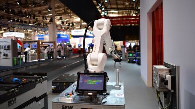 Un hombre muere aplastado por un robot porque lo confundió con una caja en Corea del Sur
