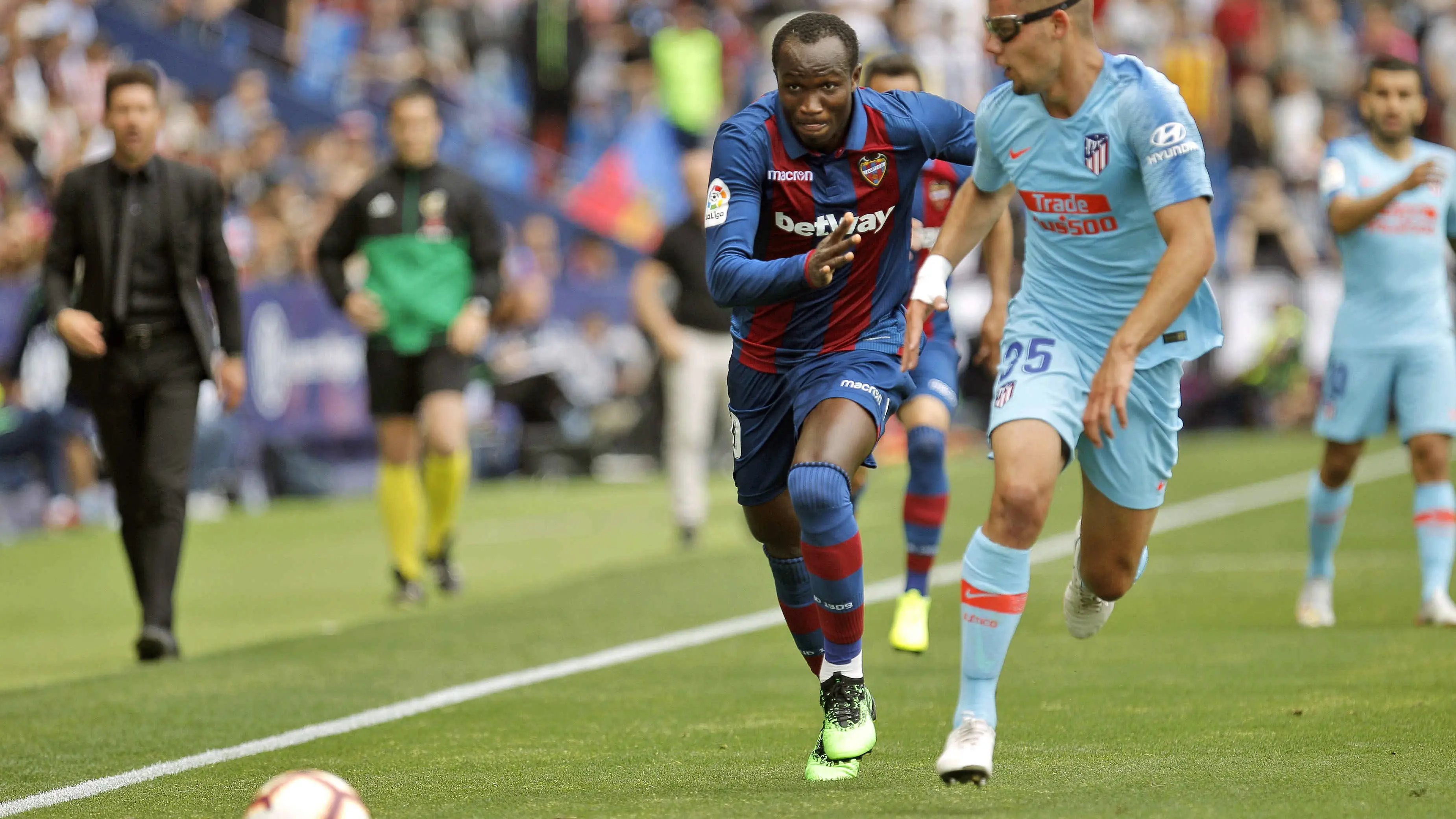 Raphael Dwamena, en un partido con el Levante Raphael Dwamena, en un partido con el Levante