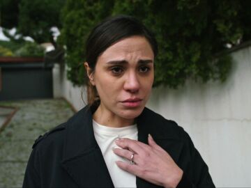 Derya, rota de dolor, descubre el cad&aacute;ver de Pars... &iexcl;enterrado en el jard&iacute;n de su casa!