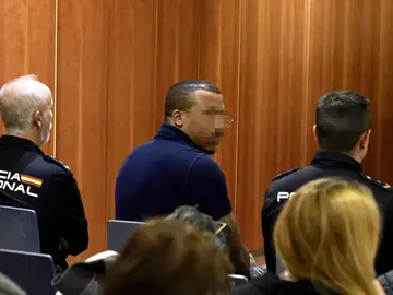 Juicio en Málaga a 'El Melillero' por intentar asesinar con ácido a su exnovia y una amiga en Cártama Juicio en Málaga a 'El Melillero' por intentar asesinar con ácido a su exnovia y una amiga en Cártama
