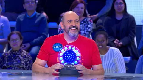 ¿Fiebre del sábado noche? El sorprendente falsete de Óscar deja flipando a Roberto Leal ¿Fiebre del sábado noche? El sorprendente falsete de Óscar deja flipando a Roberto Leal