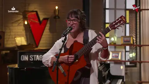 Marta y su guitarra vuelven a llenar de magia El Regreso de La Voz, ¿conseguirá una plaza en el programa? Marta y su guitarra vuelven a llenar de magia El Regreso de La Voz, ¿conseguirá una plaza en el programa?
