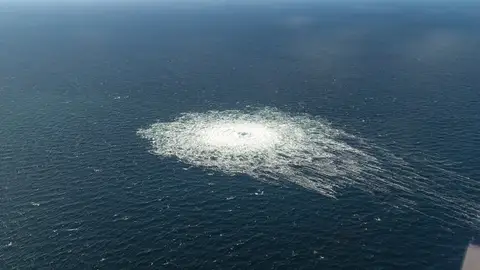 Superficie del mar Báltico después del ataque al gaseoducto Nord Stream Superficie del mar Báltico después del ataque al gaseoducto Nord Stream