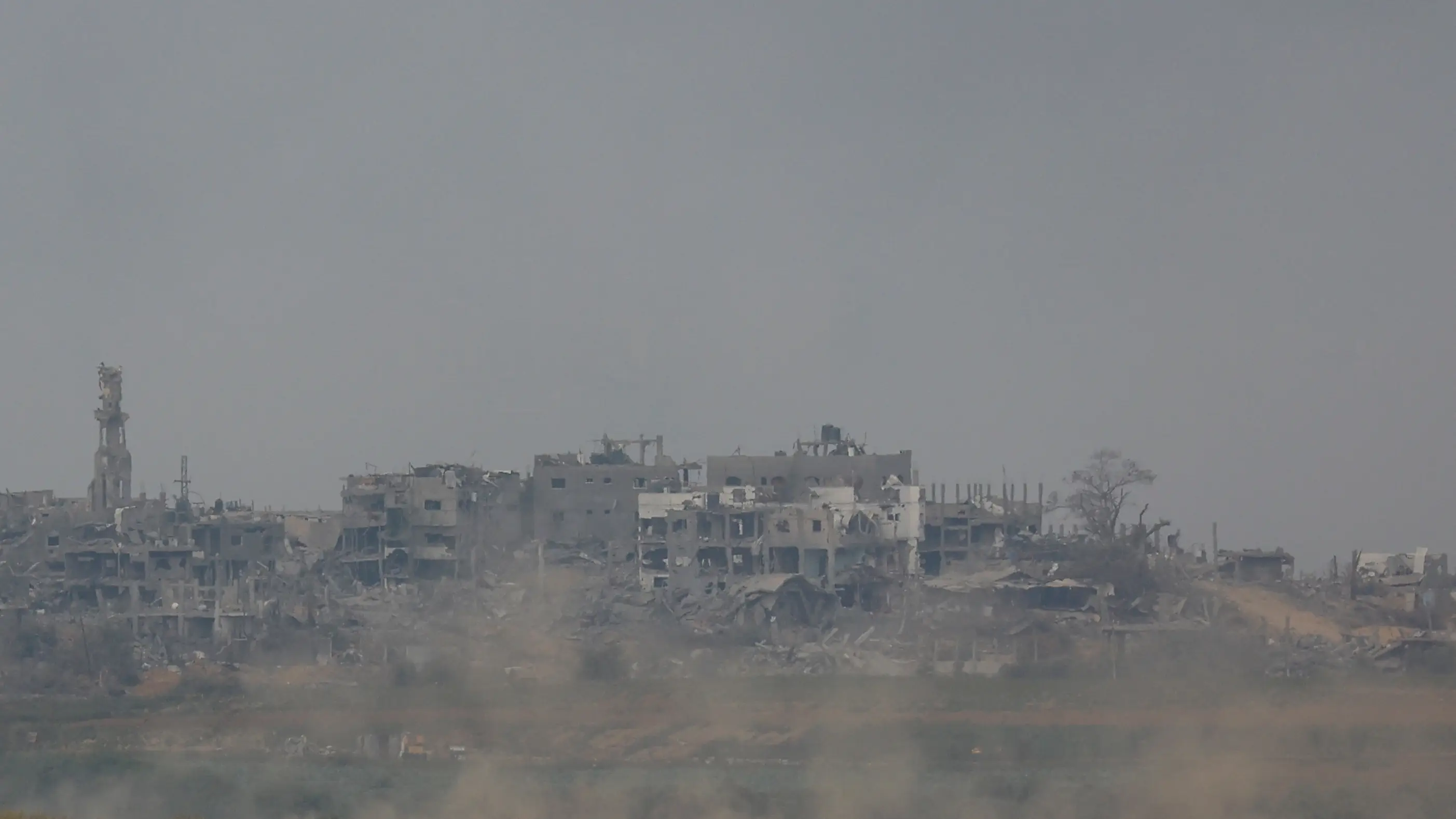 Humo y polvo en la Franja de Gaza