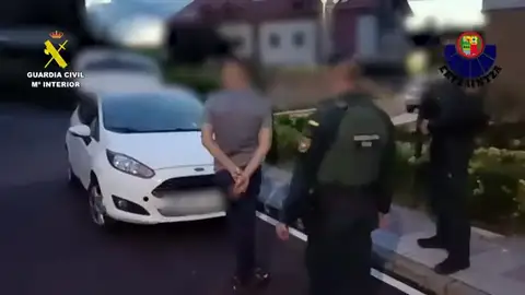El vídeo de la detención de los miembros de una banda criminal en el norte El vídeo de la detención de los miembros de una banda criminal en el norte