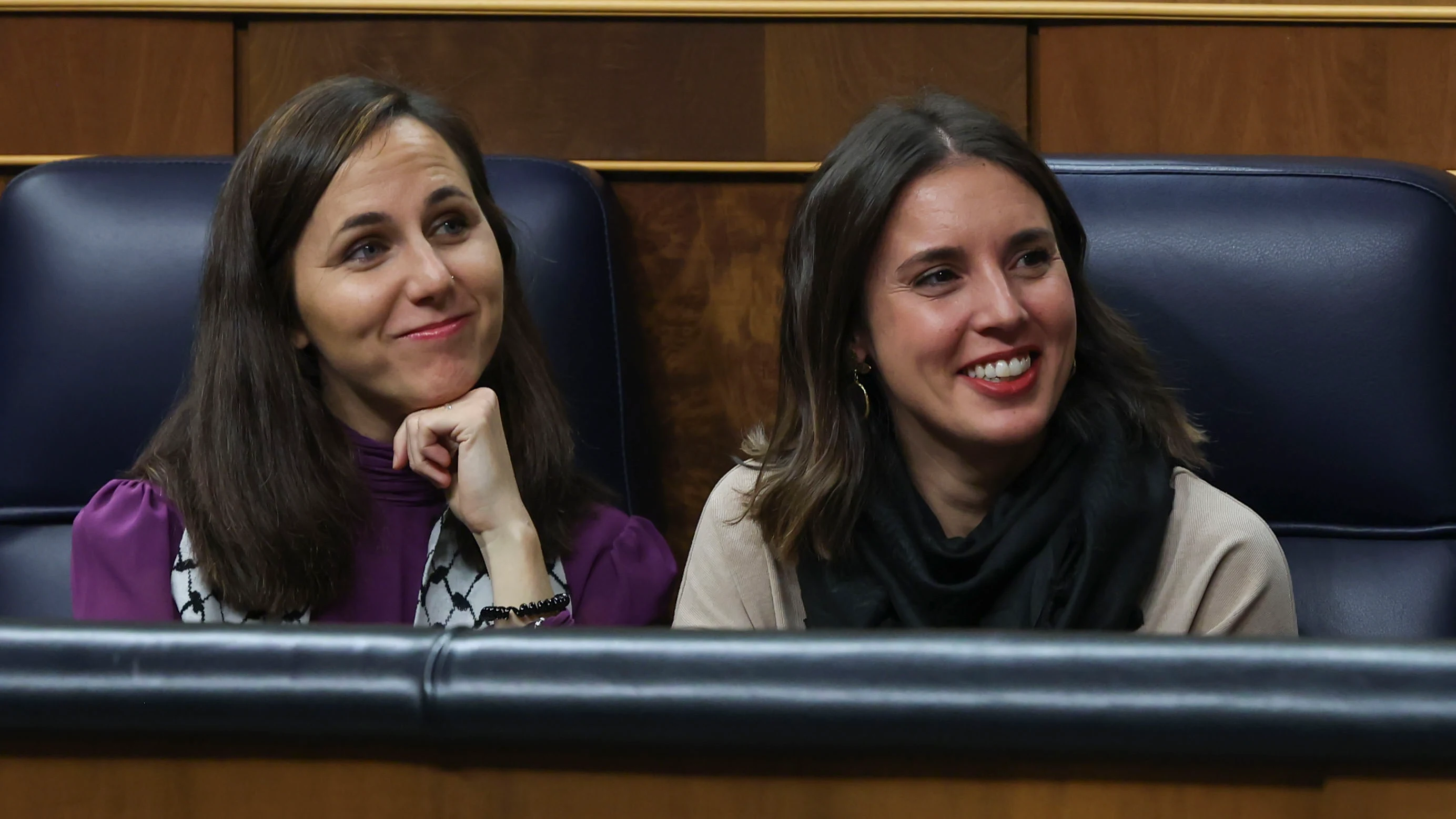 La ministra de Derechos Sociales en funciones, Ione Belarra, y la ministra de Igualdad en funciones, Irene Montero