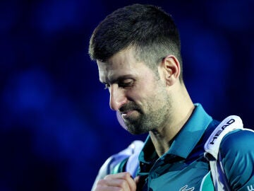 Novak Djokovic, cabizbajo tras perder ante Sinner en las ATP Finals