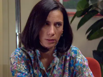 Manolita, contundente frente a la amenaza de Crespo a Lola: "No vamos a agachar la cabeza ante esa gentuza" Manolita, contundente frente a la amenaza de Crespo a Lola: "No vamos a agachar la cabeza ante esa gentuza"