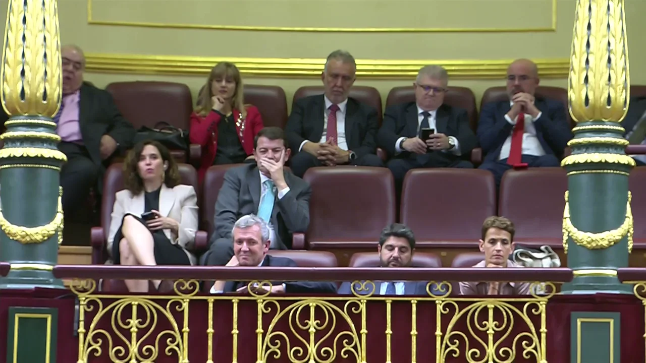 ¿Qué dijo Ayuso a Sánchez? El vídeo del momento en el que fuentes del PP aseguran que ha dicho "me gusta la fruta" ¿Qué dijo Ayuso a Sánchez? El vídeo del momento en el que fuentes del PP aseguran que ha dicho "me gusta la fruta"