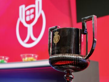 El trofeo de la Copa del Rey 2023-2024