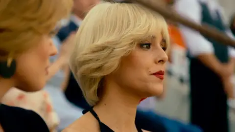 Paquirri le brinda el toro a Carmina Ordoñez ante los ojos de Bárbara Rey Paquirri le brinda el toro a Carmina Ordoñez ante los ojos de Bárbara Rey